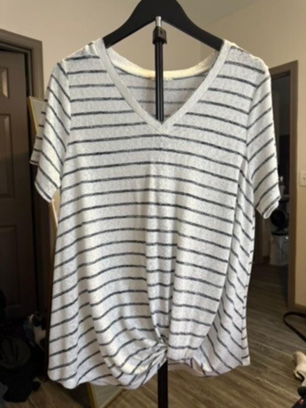 Caslon XL Striped Short Sleeve Shirt White Navy V-Neck